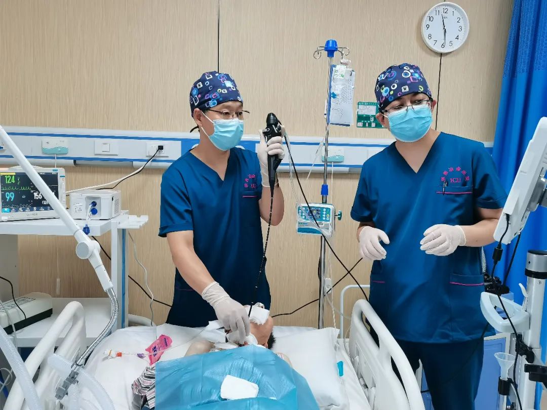 ​心衰脑梗，呼吸衰竭！​陕西冶金医院ICU团队与死神赛跑患者，助老人闯过“鬼门关”！