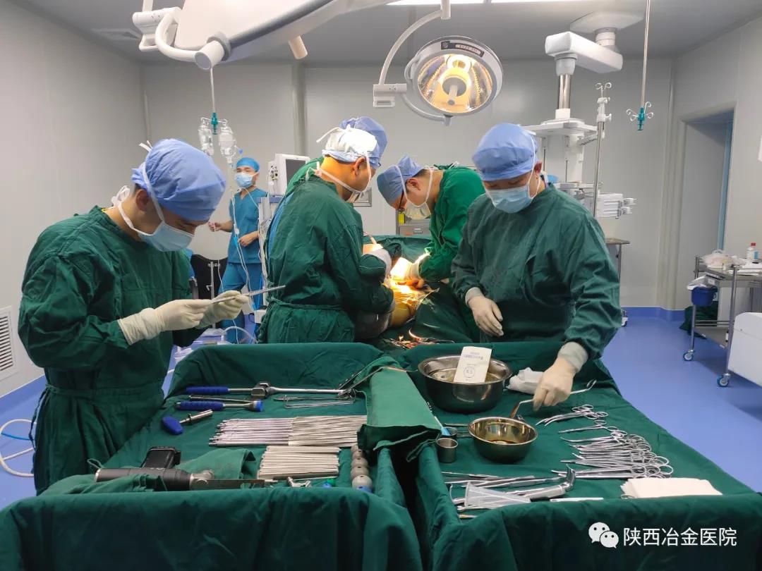 冶金动态|陕西冶金医院80岁股骨粗隆间骨折老人手术后，一周内下床活动。