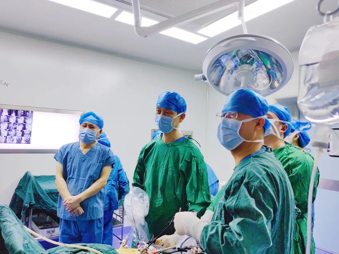 高难度！陕西冶金医院成功施行腹腔镜辅助胃癌根治术