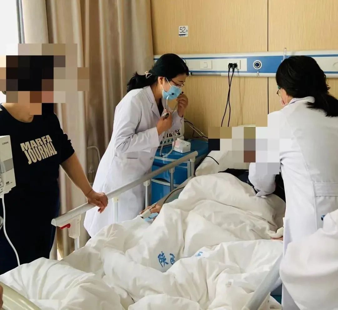 六旬老人突发呼吸衰竭，心脏骤停丨内科团队全力抢救患者终于&ldquo;脱险&rdquo;