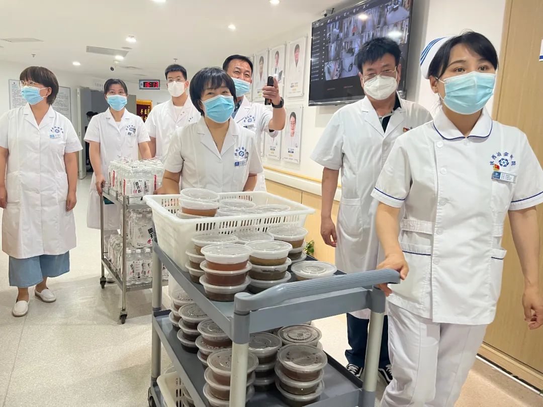 陕西冶金医院为患者送去​&ldquo;这个夏天的一丝清凉&rdquo;​~