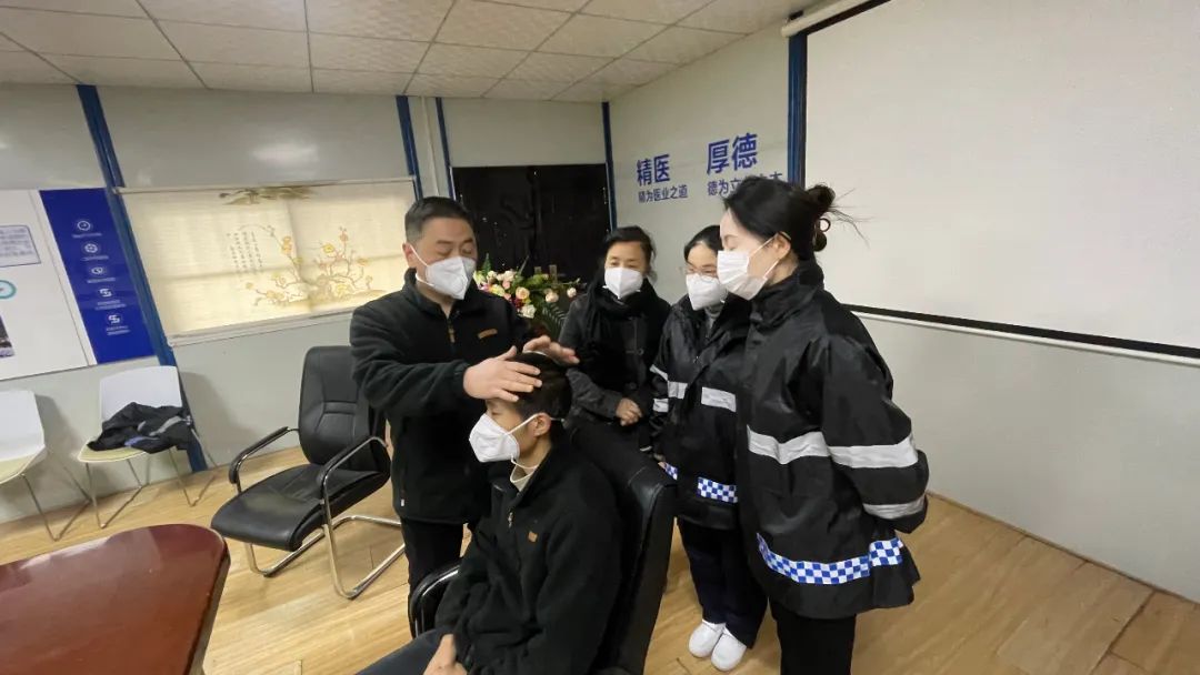 急救站培训丨陕西冶金医院急救站对全体医护开展急救技能培训